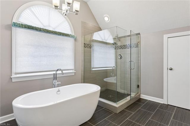 102 Homestead PL, Yorktown, VA 23693