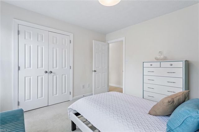 102 Homestead PL, Yorktown, VA 23693