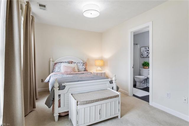 102 Homestead PL, Yorktown, VA 23693