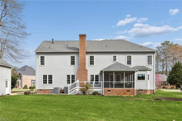 102 Homestead PL, Yorktown, VA 23693