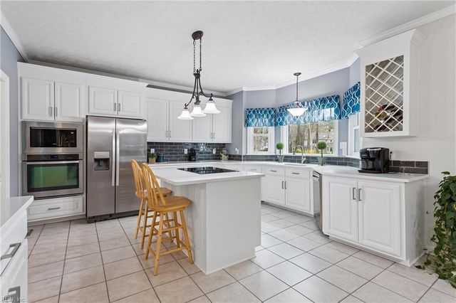 102 Homestead PL, Yorktown, VA 23693