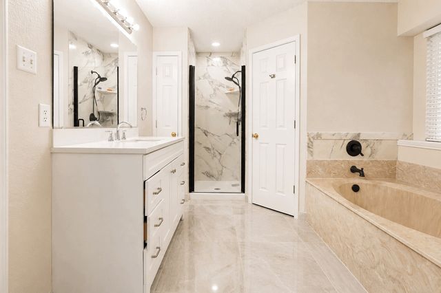 923 Fiero Drive, Arlington, TX 76001