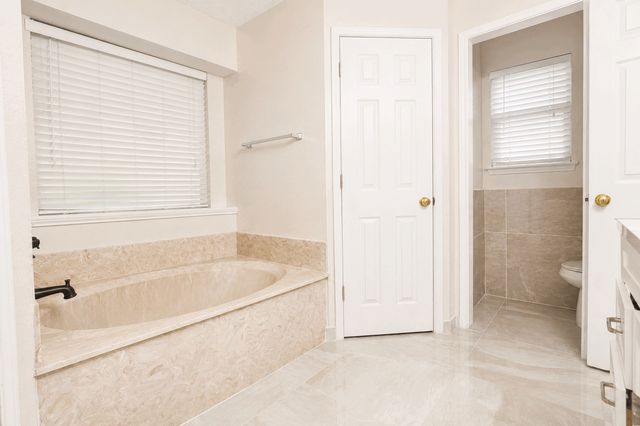 923 Fiero Drive, Arlington, TX 76001