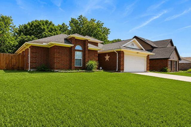 923 Fiero Drive, Arlington, TX 76001