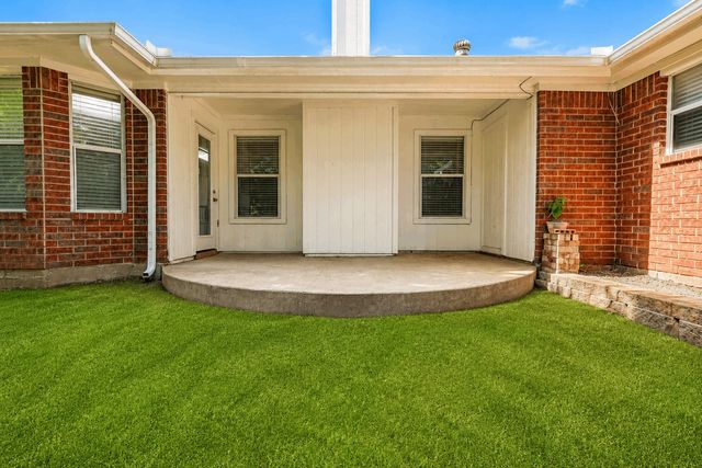 923 Fiero Drive, Arlington, TX 76001