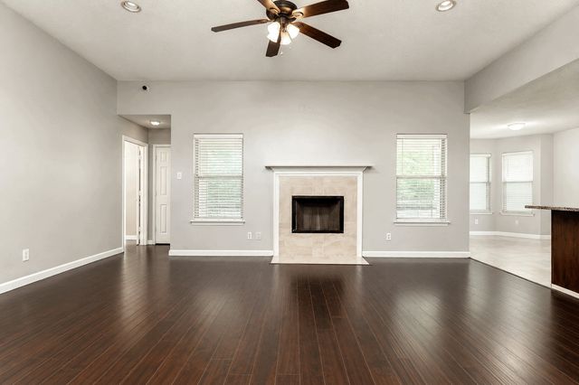 923 Fiero Drive, Arlington, TX 76001