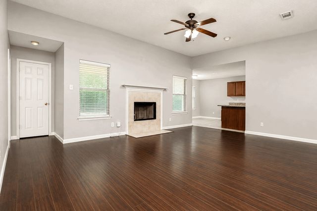 923 Fiero Drive, Arlington, TX 76001