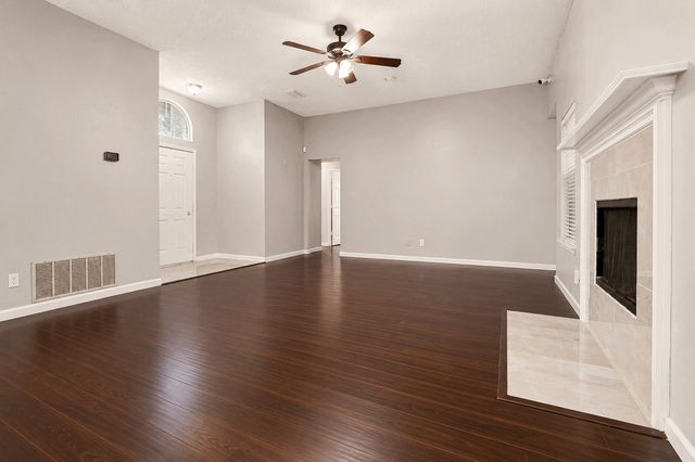 923 Fiero Drive, Arlington, TX 76001