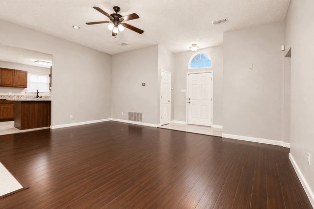 923 Fiero Drive, Arlington, TX 76001