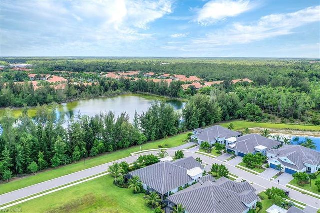 2238 Marquesa CIR, Naples, FL 34112