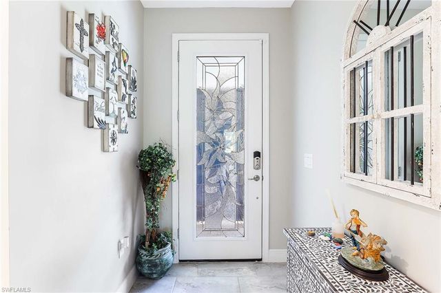 2238 Marquesa CIR, Naples, FL 34112