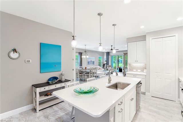 2238 Marquesa CIR, Naples, FL 34112