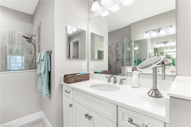 2238 Marquesa CIR, Naples, FL 34112