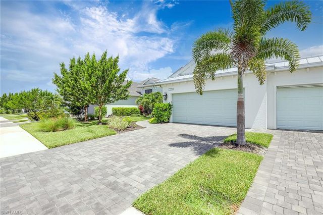 2238 Marquesa CIR, Naples, FL 34112