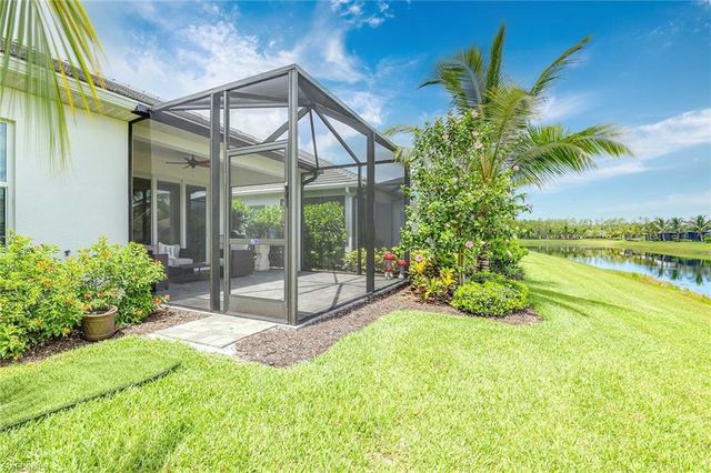 2238 Marquesa CIR, Naples, FL 34112