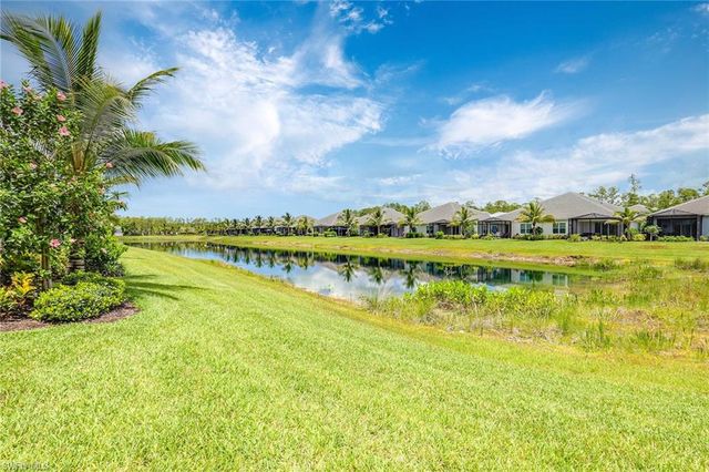 2238 Marquesa CIR, Naples, FL 34112