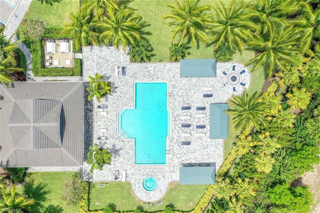 2238 Marquesa CIR, Naples, FL 34112