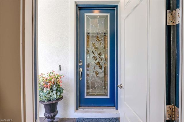 2238 Marquesa CIR, Naples, FL 34112