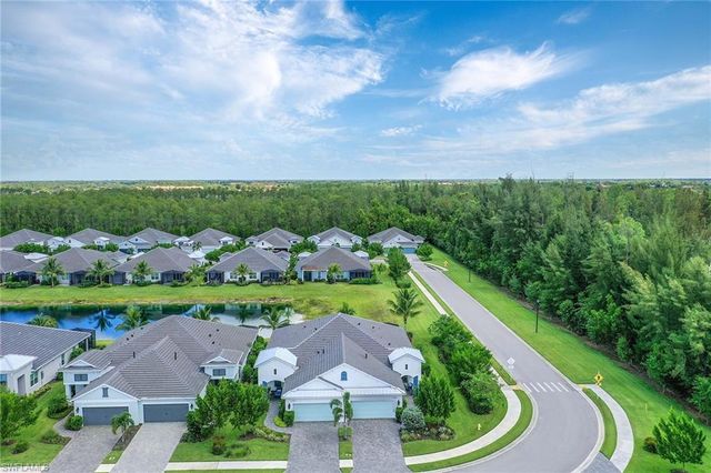 2238 Marquesa CIR, Naples, FL 34112