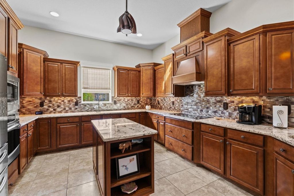 Image 27 of property listing at 210 166TH STREET NE, Bradenton, FL 34212