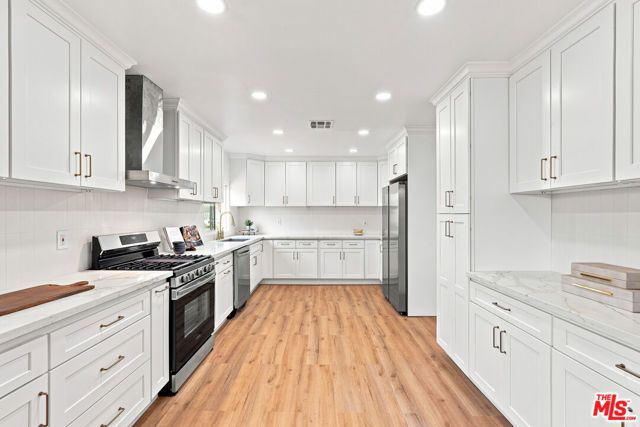 7800 S Victoria Avenue, Los Angeles, CA 90043