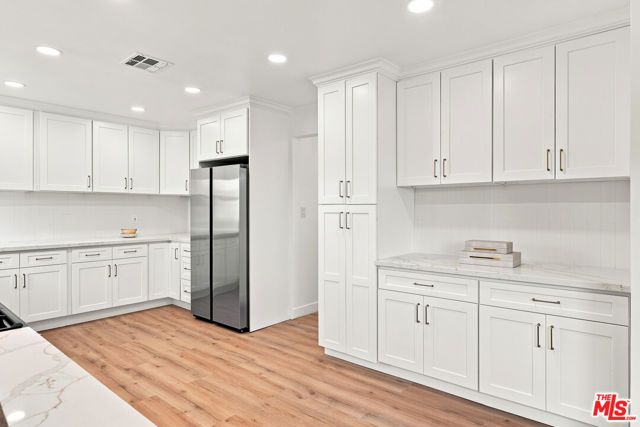 7800 S Victoria Avenue, Los Angeles, CA 90043
