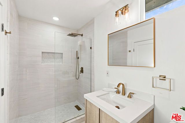 7800 S Victoria Avenue, Los Angeles, CA 90043