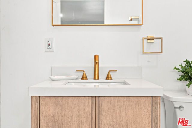 7800 S Victoria Avenue, Los Angeles, CA 90043