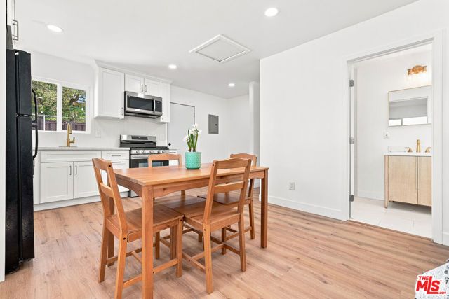 7800 S Victoria Avenue, Los Angeles, CA 90043