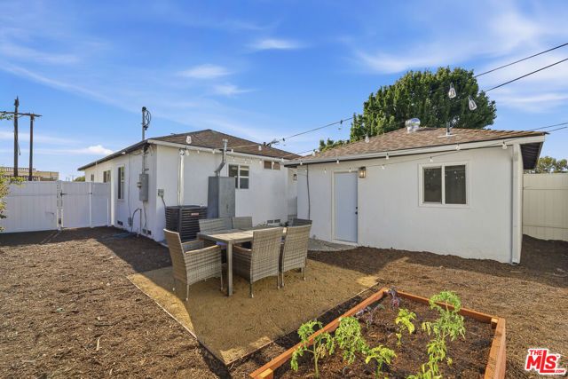 7800 S Victoria Avenue, Los Angeles, CA 90043