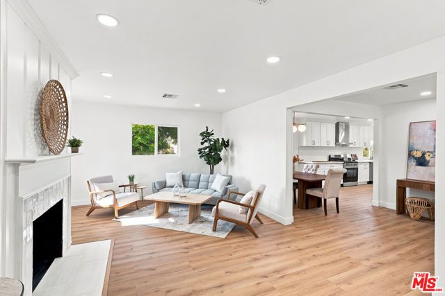 7800 S Victoria Avenue, Los Angeles, CA 90043