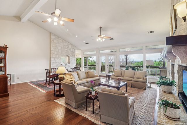 1904 Summit Ridge, Kerrville, TX 78028
