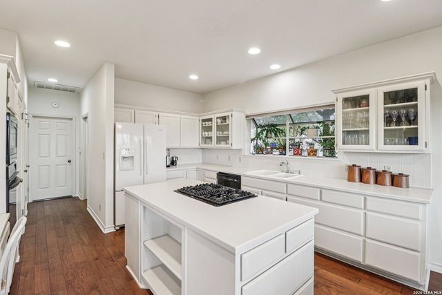1904 Summit Ridge, Kerrville, TX 78028