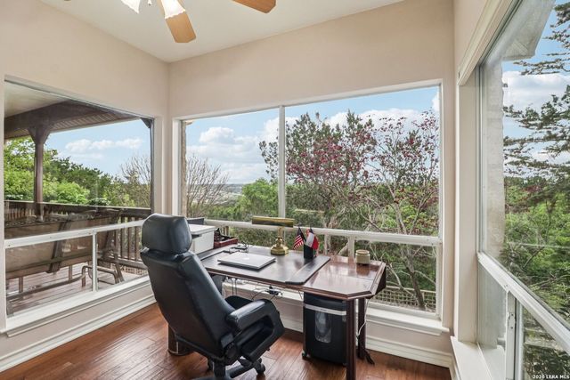 1904 Summit Ridge, Kerrville, TX 78028