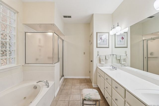 1904 Summit Ridge, Kerrville, TX 78028