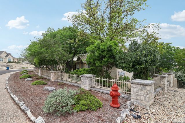 1904 Summit Ridge, Kerrville, TX 78028