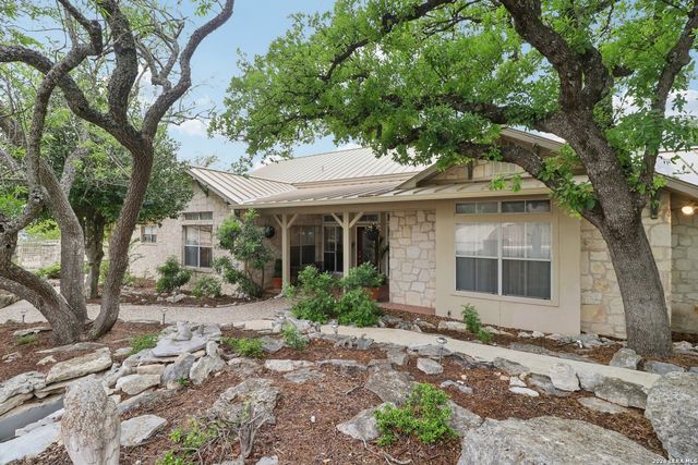 1904 Summit Ridge, Kerrville, TX 78028