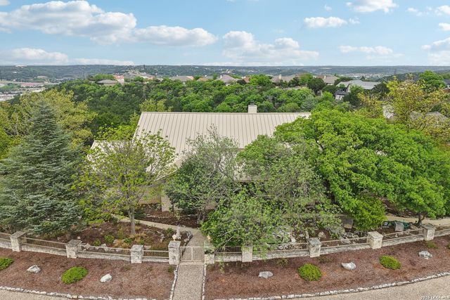 1904 Summit Ridge, Kerrville, TX 78028