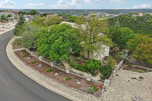 1904 Summit Ridge, Kerrville, TX 78028