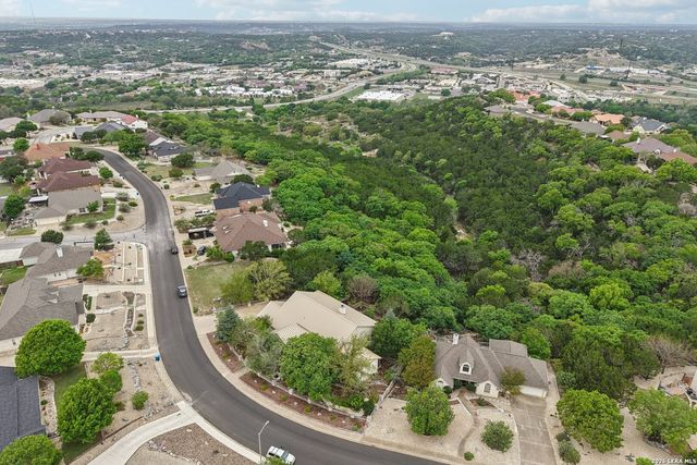 1904 Summit Ridge, Kerrville, TX 78028