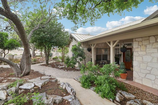 1904 Summit Ridge, Kerrville, TX 78028