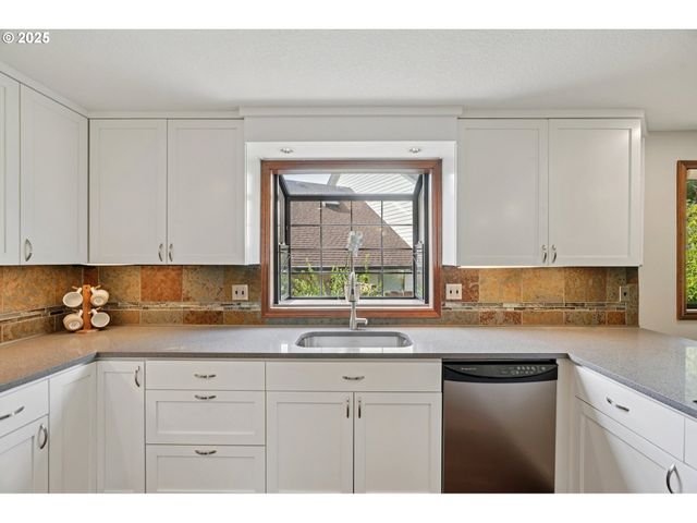 11306 Se NANCY Rd, Vancouver, WA 98664