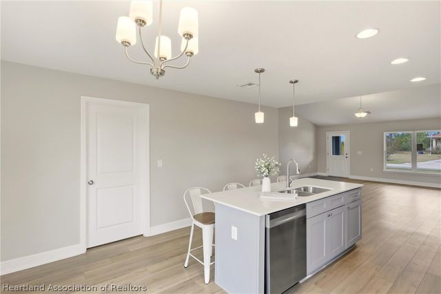 6823 Dickinson Drive, Sebring, FL 33872