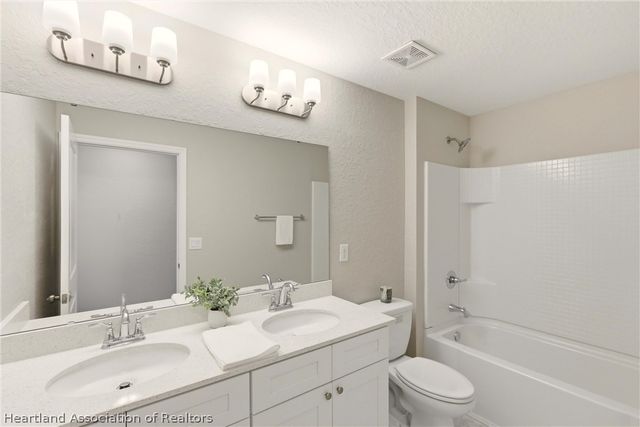 6823 Dickinson Drive, Sebring, FL 33872