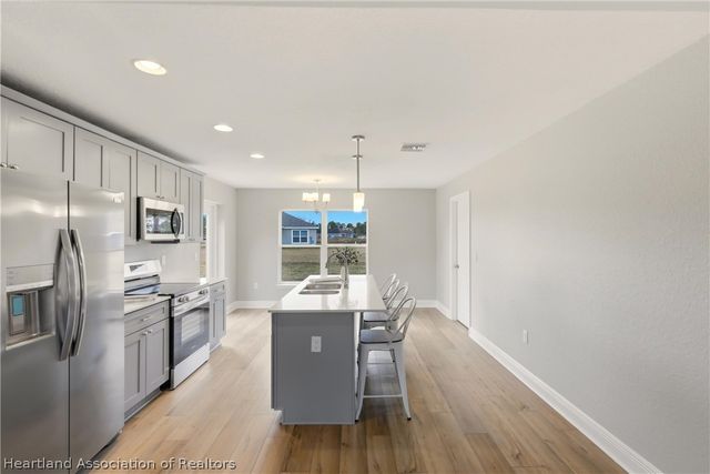 6823 Dickinson Drive, Sebring, FL 33872