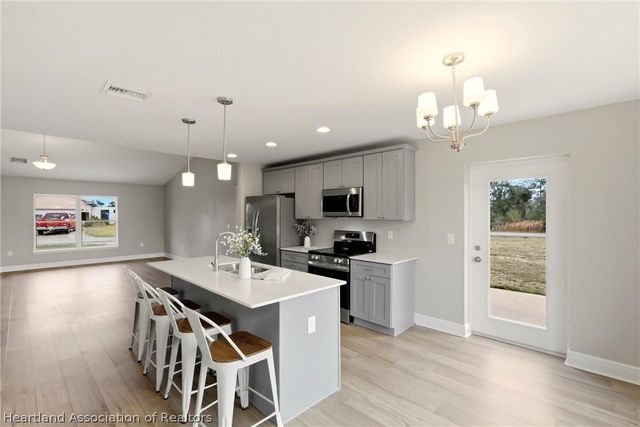 6823 Dickinson Drive, Sebring, FL 33872