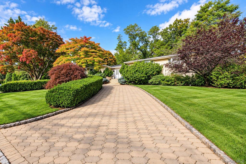 31 Brendon Hill Road, Scarsdale, NY 10583 — photo 2