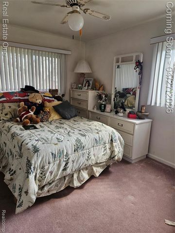 5947 Southward Avenue, Waterford, MI 48329