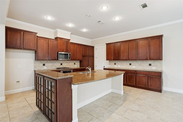 2460 Embleton Drive, Lewisville, TX 75067