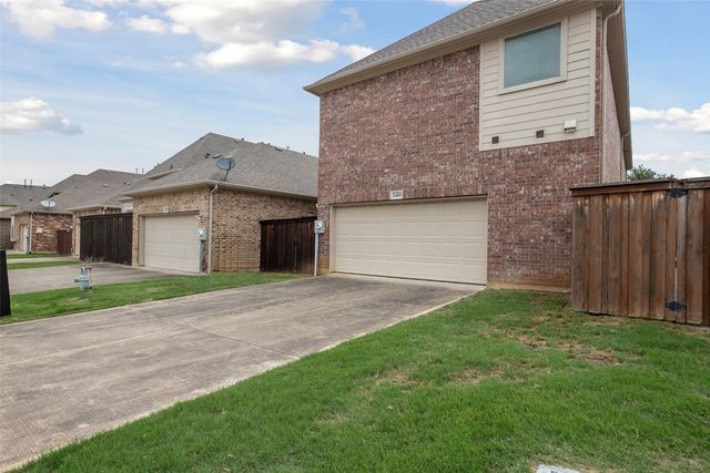 2460 Embleton Drive, Lewisville, TX 75067